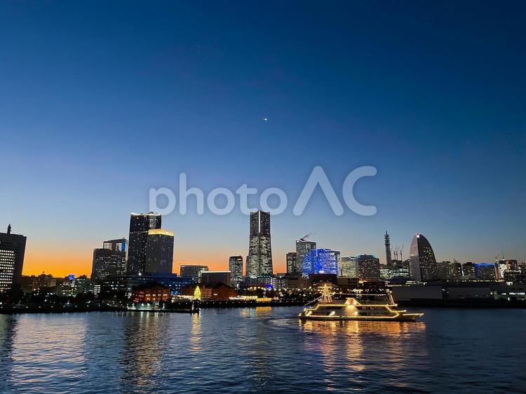 みなとみらいの夕景 みなとみらい,夕景,夜景の写真素材