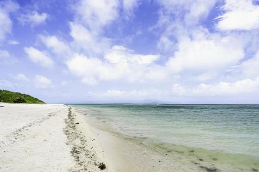 沖縄-【竹富島-竹富島の風景】 沖縄-【竹富島-竹富島の風景】 海,青,青空の写真素材