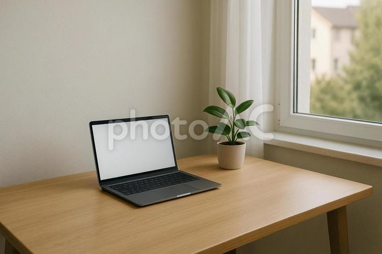 ノートパソコンと観葉植物 ノートパソコン,観葉植物,デスクの写真素材