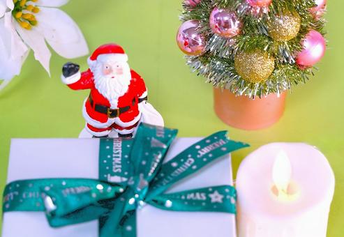 サンタ＆プレゼント（俯瞰） クリスマス,プレゼント,サンタクロースの写真素材