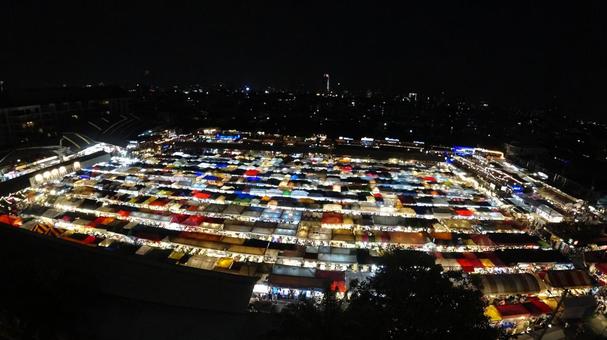 ラチャダー鉄道市場　夜 市場,ナイトマーケット,バンコクの写真素材