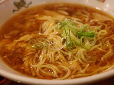 セットのラーメン セットのラーメンの写真