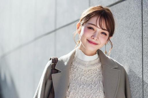 秋服を着た女性-3の写真