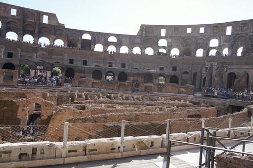 コロッセオ内部 イタリア,コロッセオ,ローマの写真素材