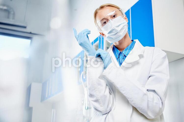 マスクをした研究者8 研究者,リケジョ,女性の写真素材