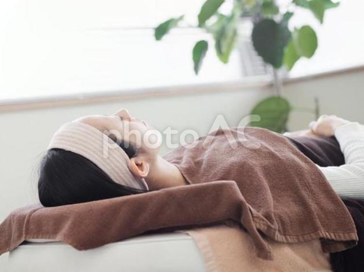 フェイシャルエステイメージ	 フェイシャル,女性,サロンの写真素材