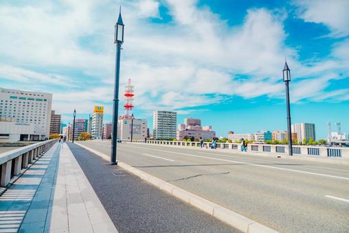 【新潟】新潟駅周辺の街並み 萬代橋 【新潟】新潟駅周辺の街並み 萬代橋の写真
