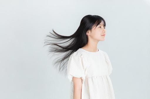 ロングヘアの健康的な女の子 ロングヘア,笑顔,女の子の写真素材