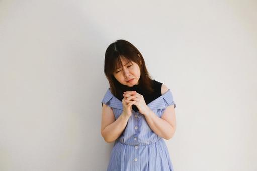 悲しむ女性 悲しむ女性 残念,ネガティブ,女性の写真素材