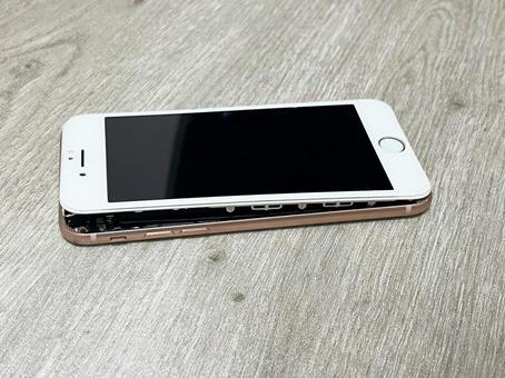 膨張したスマートフォン-06 膨張したスマートフォン-06 スマホ,スマートフォン,携帯電話の写真素材
