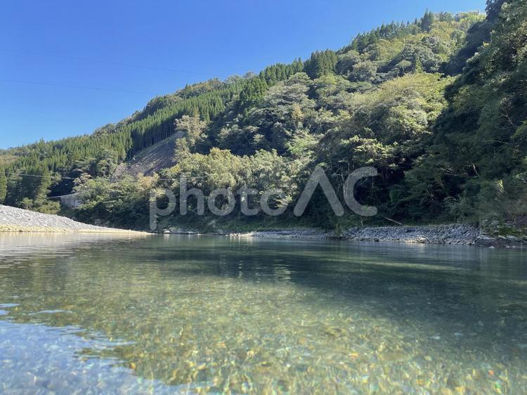 川 空,晴れ,レジャーの写真素材