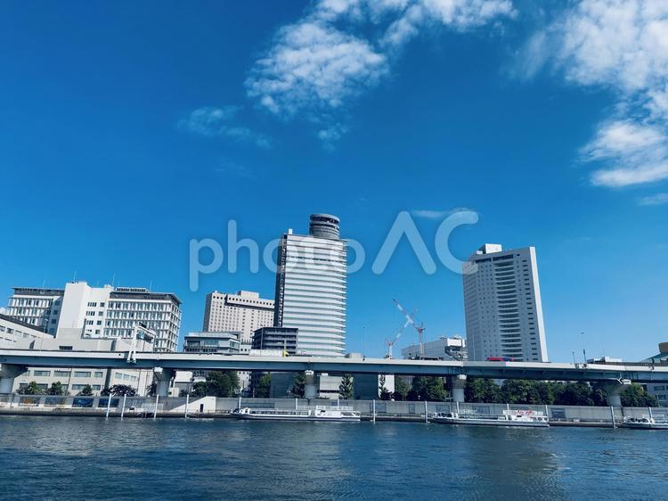隅田川から見た街並み ビル,隅田川,街並みの写真素材