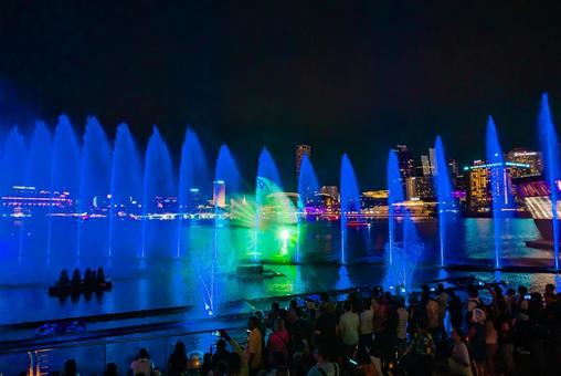 【シンガポール】マリーナベイサンズの噴水 シンガポール,マリーナベイサンズ,噴水の写真素材