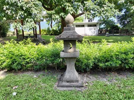 旧豊田神社灯籠 旧豊田神社灯籠 台湾,花蓮,碧蓮寺の写真素材