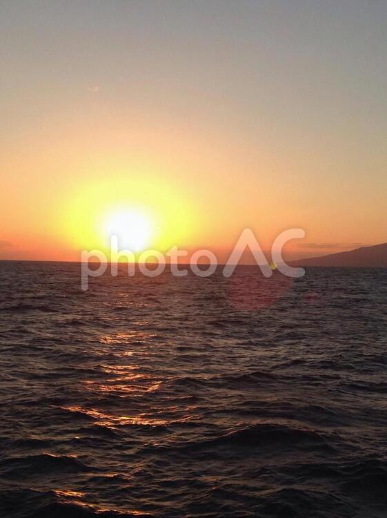 夕日と海 夕日,海,風景の写真素材