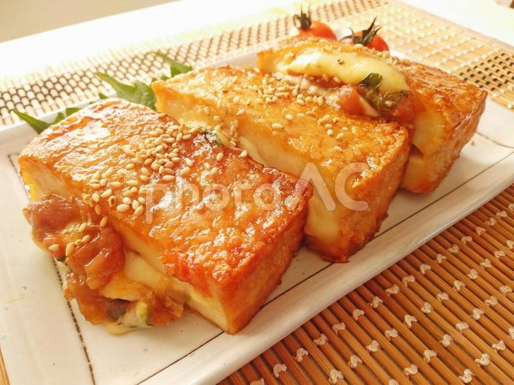 厚揚げの挟み焼き 厚揚げ,挟み焼き,大葉の写真素材