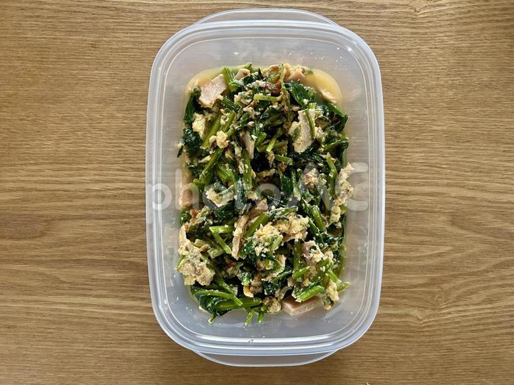 ほうれん草と卵の炒め物(作り置きおかず) 作り置き,つくりおき,つくおきの写真素材