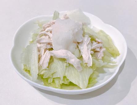 和風チキンサラダ 和風チキンサラダ,大根おろし,レタスの写真素材