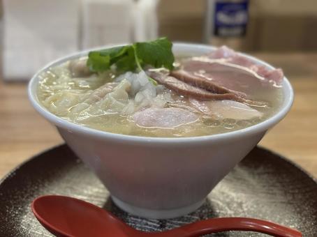 Photo, ramen, salt ramen, roasted pork fillet, 