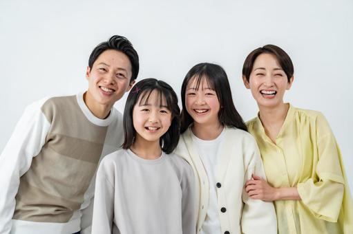 家族四人ポートレート 家族四人ポートレート 家族,ファミリー,親子の写真素材