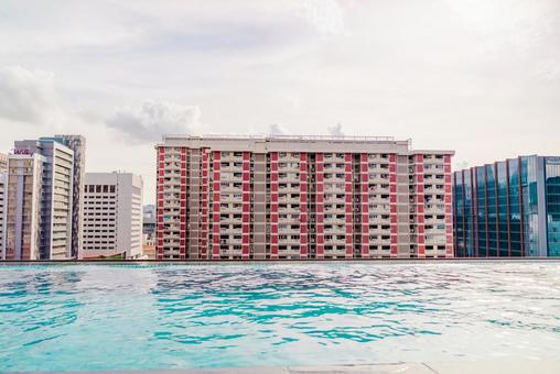 【シンガポール】プールとブギスの街並み シンガポール,ホテル,singaporeの写真素材