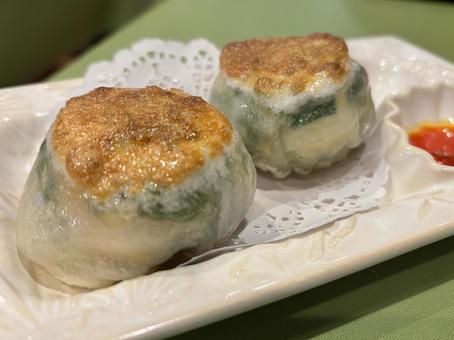 ニラ饅頭の写真