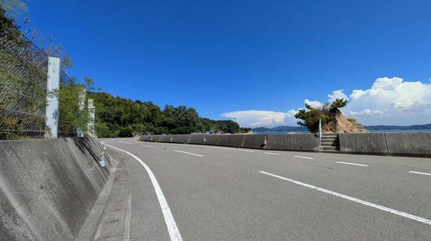 青空の下のドライブウェイ 青空の下のドライブウェイ 空,道路,ドライブの写真素材