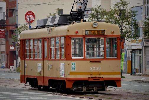 古い路面電車(伊予鉄道旧カラー) 古い路面電車(伊予鉄道旧カラー) 路面電車,電車,列車の写真素材