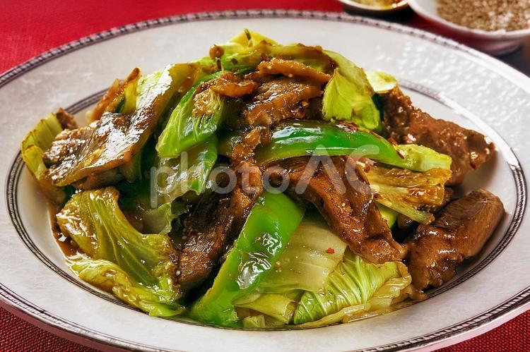 ご飯がすすむ回鍋肉 回鍋肉,ホイコーロー,キャベツの写真素材