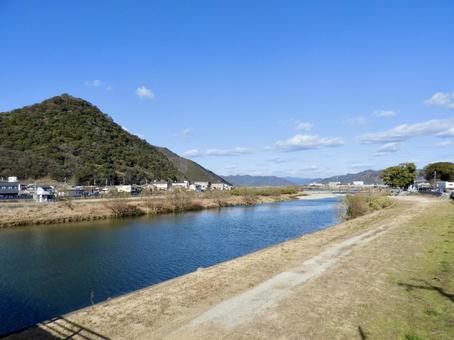 たつの市中心部を流れる揖保川本流 たつの市中心部を流れる揖保川本流 揖保川,たつの市,河川の写真素材