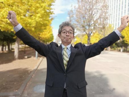 元気なシニア男性サラリーマン シニア,中年サラリーマン,中高年サラリーマンの写真素材