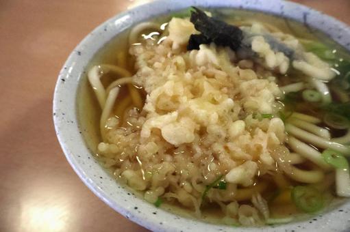 大衆食堂の450円の安い天ぷらうどん 大衆食堂,安い,うどんの写真素材