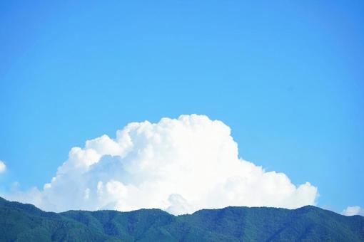 夏空と入道雲 夏空と入道雲 雲,空,青空の写真素材