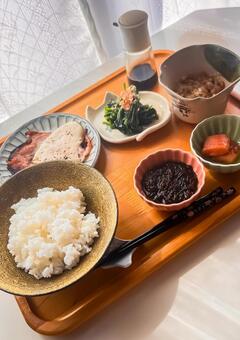 栄養バランスが良い日本の伝統的な健康朝食 朝食,定食,和食の写真素材