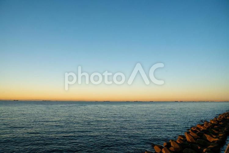 朝焼け　日の出　東京湾 朝焼け,朝,海の写真素材