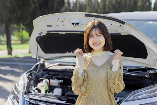 自動車 故障 保険会社 電話 連絡 解決 自動車 故障 保険会社 電話 連絡 解決 女性,自動車,車の写真素材
