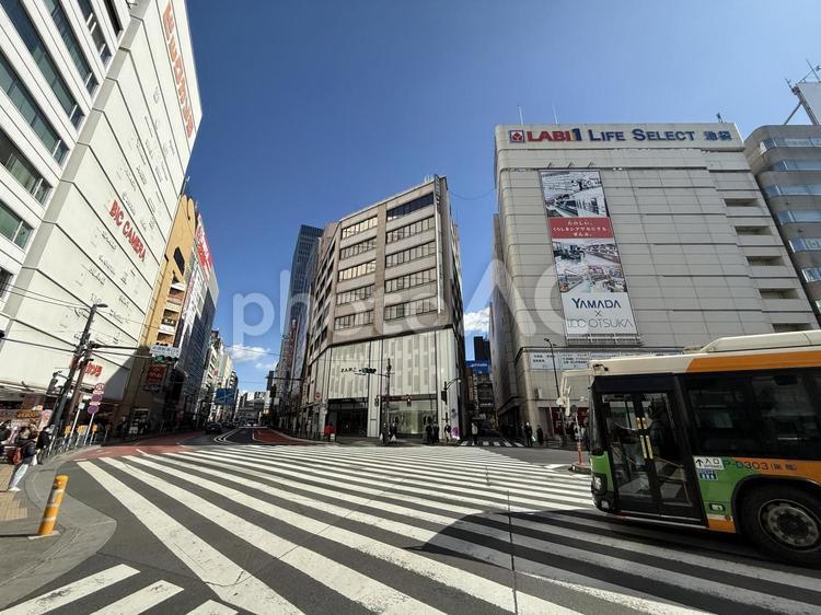 池袋の街 駅,街,道の写真素材