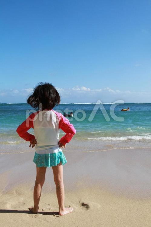 ワイキキで仁王立ち 海,ハワイ,旅の写真素材