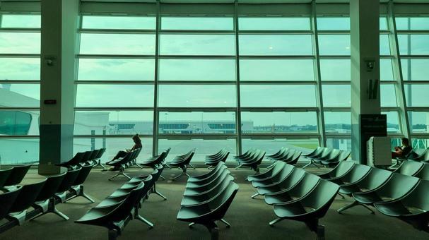 空港内のベンチ 空港,エアポート,待つの写真素材