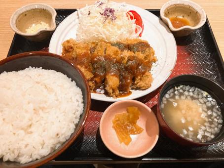 デミチキンカツ定食 デミチキンカツ定食の写真