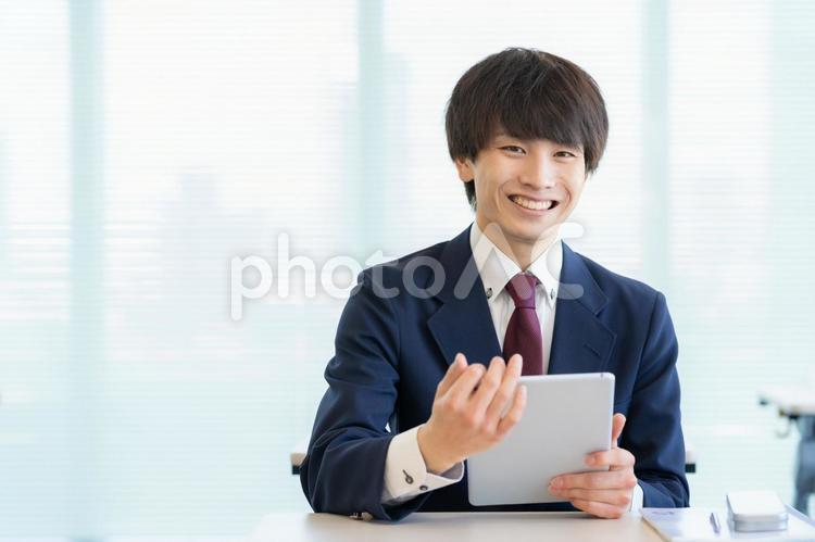 学校で勉強をする男子高校生 教育,塾,勉強の写真素材