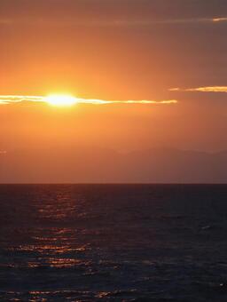 夕日 夕日,関屋浜,海の写真素材