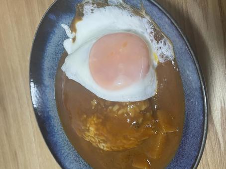 カレー カレー カレー,目玉焼き,カレー皿の写真素材