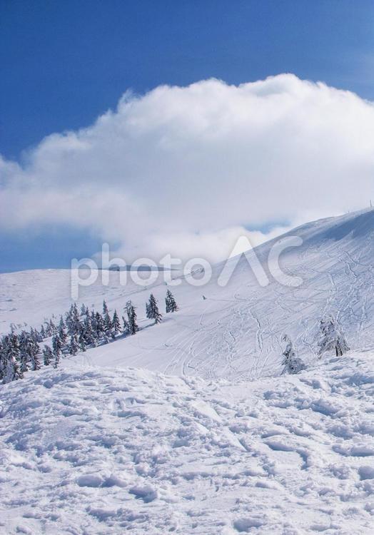 冬の雪山、白銀、銀世界 冬,山,風景の写真素材