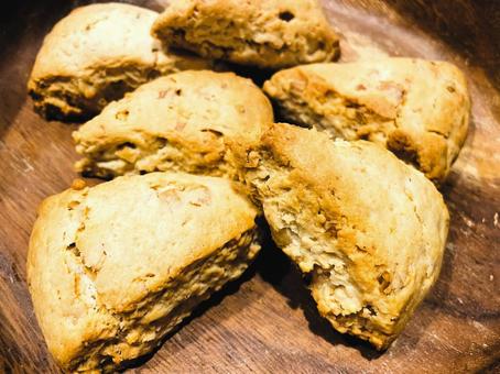 手作りスコーン(ホワイトチョコ胡桃)36 手作りスコーン(ホワイトチョコ胡桃)36 スコーン,手作り,ホワイトチョコの写真素材