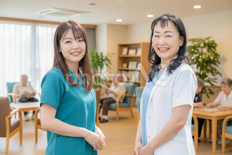 笑顔の医療看護系スタッフ 女性,スタッフ,介護士の写真素材