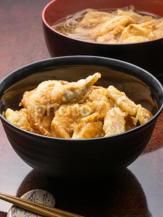 小エビ天ぷらたくさん乗せ丼ぶり 天丼,天ぷら,丼ぶりの写真素材
