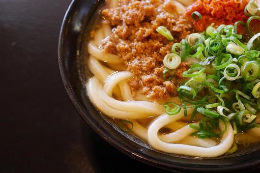 さぬきうどん店の辛味噌うどん 辛味噌,うどん,ネギの写真素材