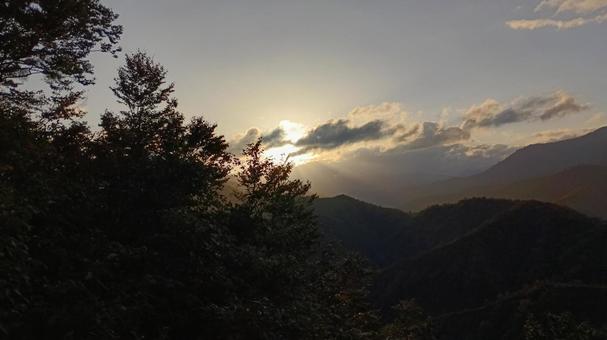 早朝の枝折峠 枝折峠,山,早朝の写真素材