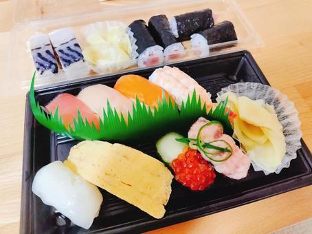 パックのお寿司 お寿司,和食,鯖寿司の写真素材